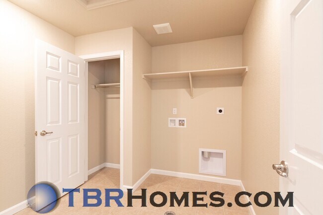 Building Photo - 9521 Market Dr