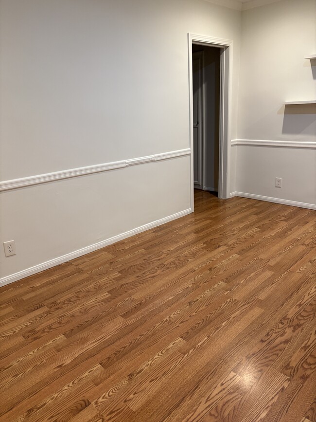 Building Photo - 1644 S Garth Ave