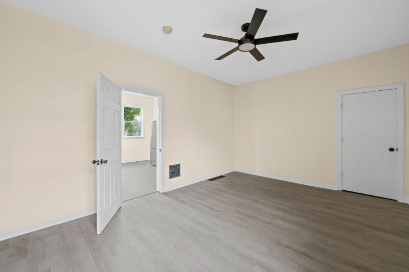 Building Photo - 4935 Hummelsheim Ave