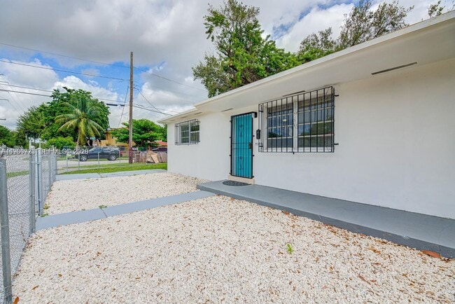 Building Photo - 9391 NW 5th Ave