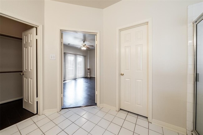 Building Photo - 915 Double File Trail