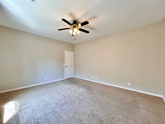 Building Photo - Charming 3 Bed / 2 Bath One-Level Home with 2-Car Garage & Fenced Yard