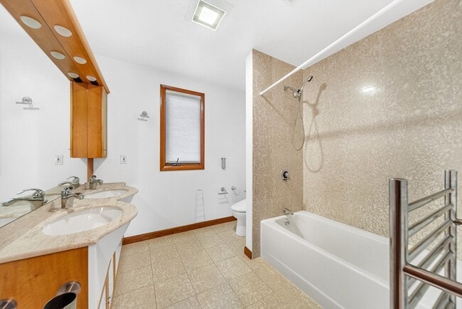 Building Photo - 16 Carthay Cir