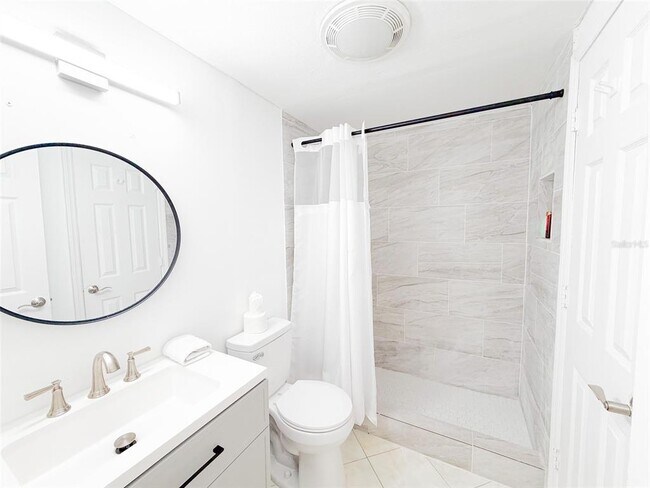 Building Photo - 10246 Turkey Lake Rd