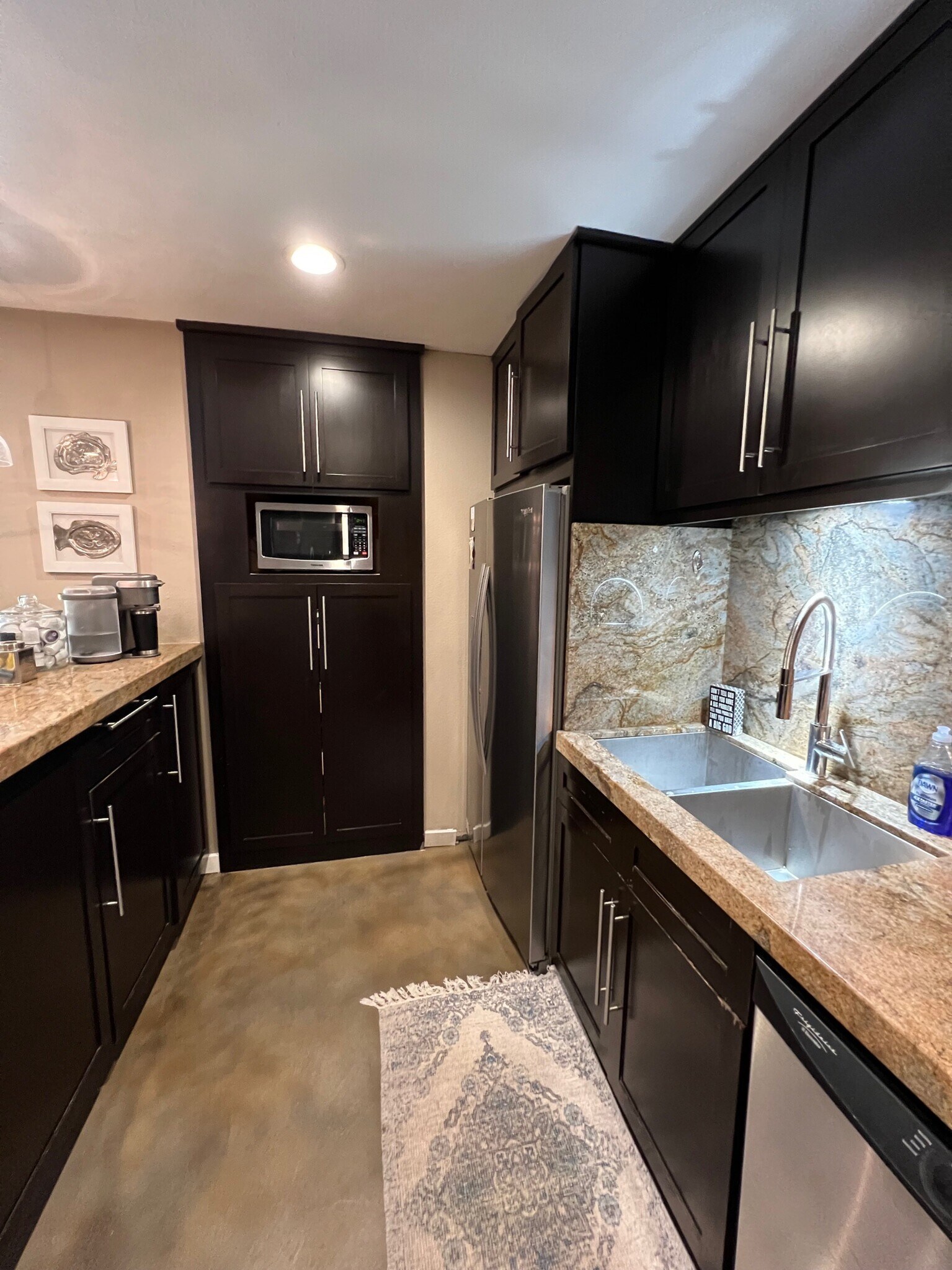 kitchen - 333 Newport Ave