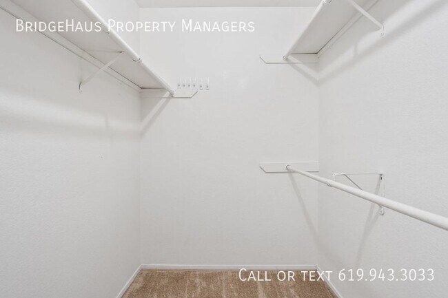 Building Photo - 12063 Alta Carmel Ct