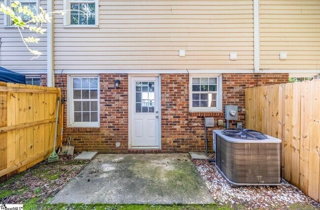 Building Photo - 222 Emerald Park Ct
