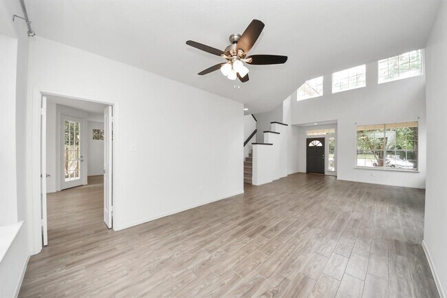 Building Photo - 103 Lakeridge Dr