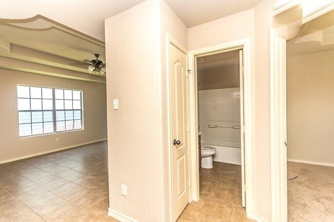 Building Photo - 17314 Blackstone Trails Dr