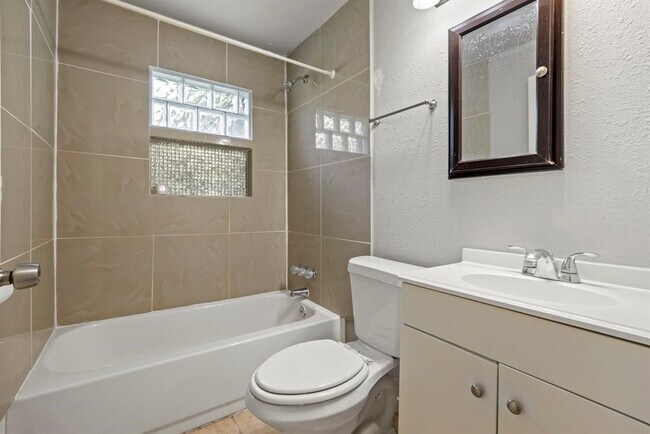 Building Photo - 2714 Avenue H