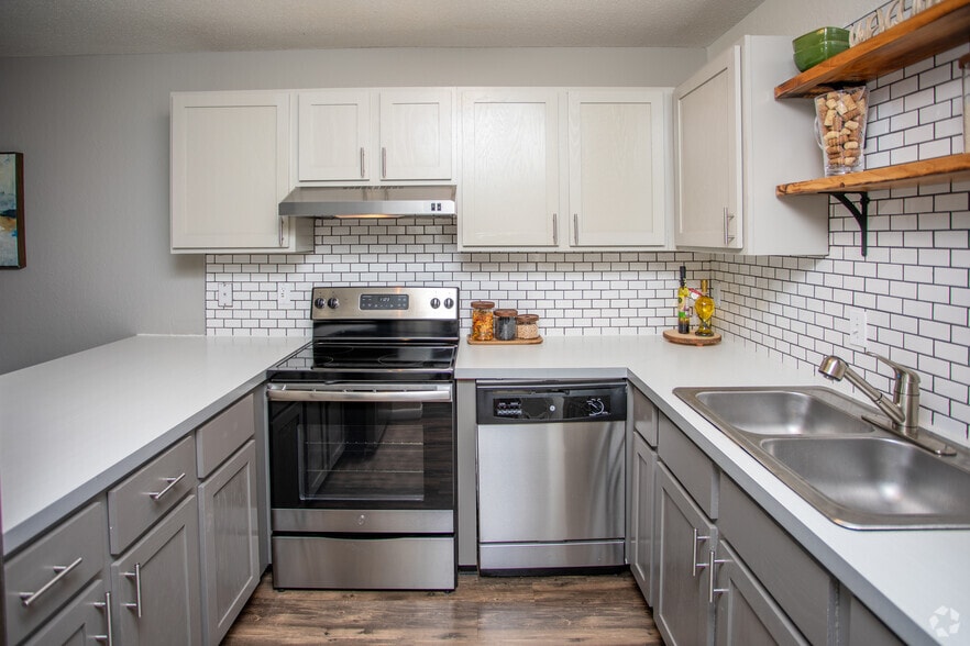 1BR, 1BA, Model - 873 SF - Arrive Eden Prairie