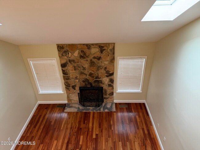 Building Photo - 597 Woodbine Ln