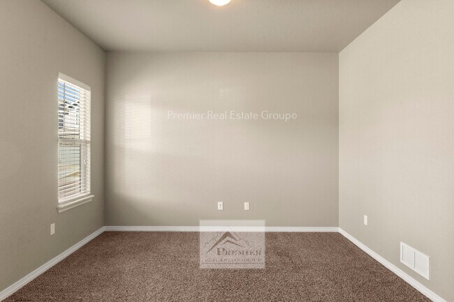 Building Photo - 6105 Fiddle Wy