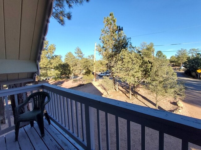 Building Photo - Adorable [furnished] - 2 Bed / 1 Bath A-Frame for Lease