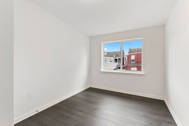 Building Photo - Modern 3BR/2BA Home in Columbia Borough School District w/ Fenced Yard & Central Air!