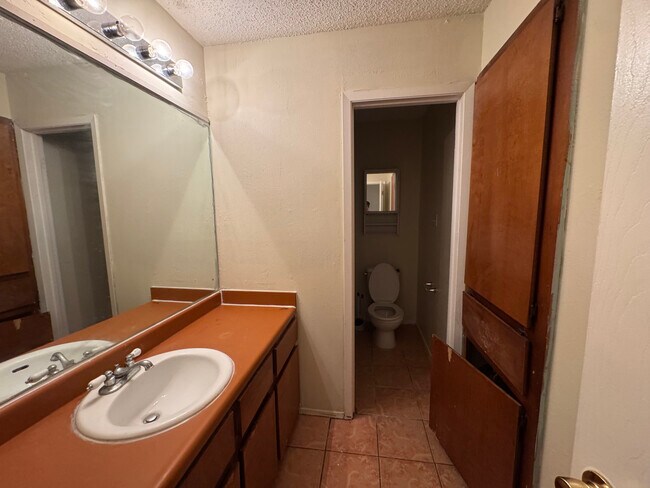 Building Photo - 10707 Lanshire Dr