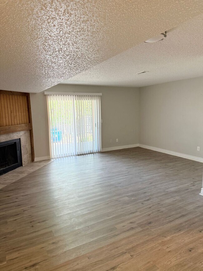 Building Photo - 4015 Stonedike Dr