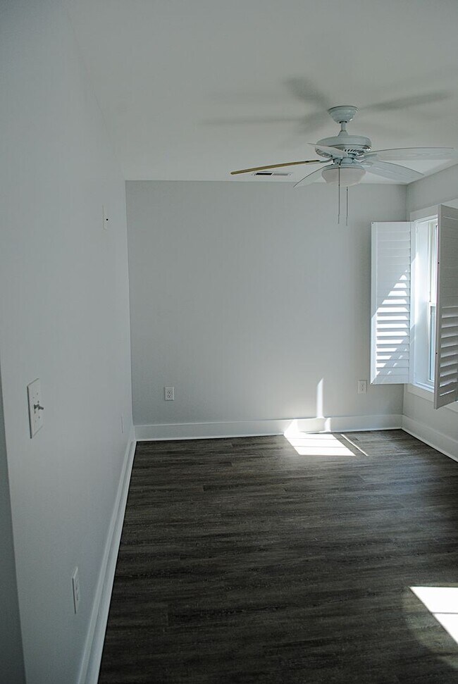 Building Photo - Clambake Cove