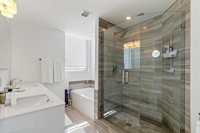 Building Photo - unit 2803