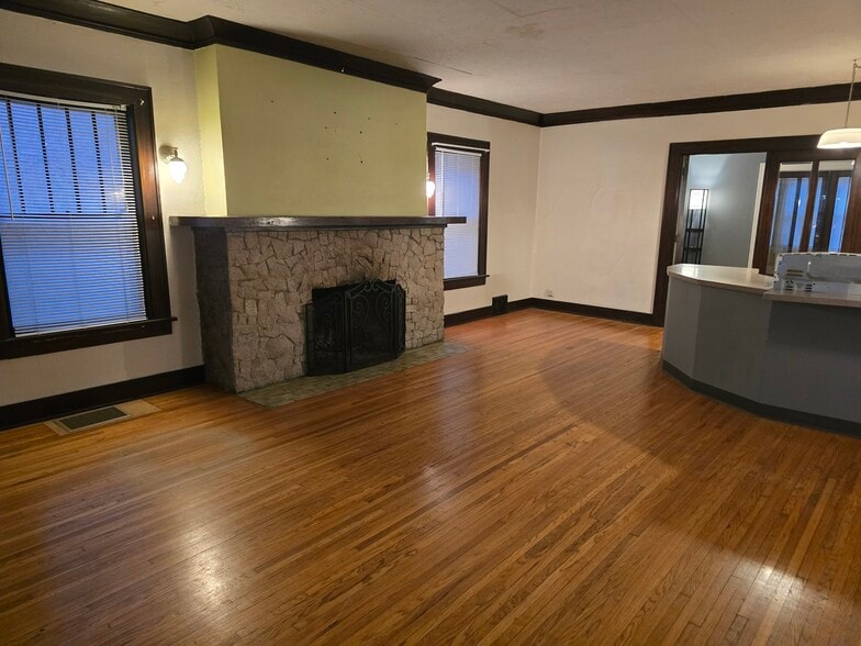 Livinng room - 1207 D St