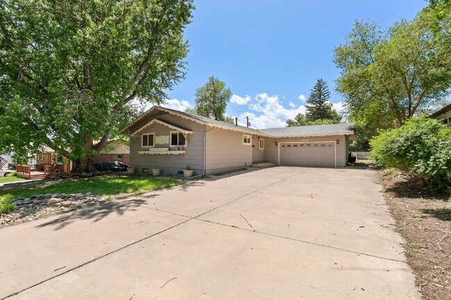 Primary Photo - Central Location | 15 Min to Peterson, 20 ...