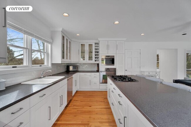 Building Photo - 34 S Fulton Dr