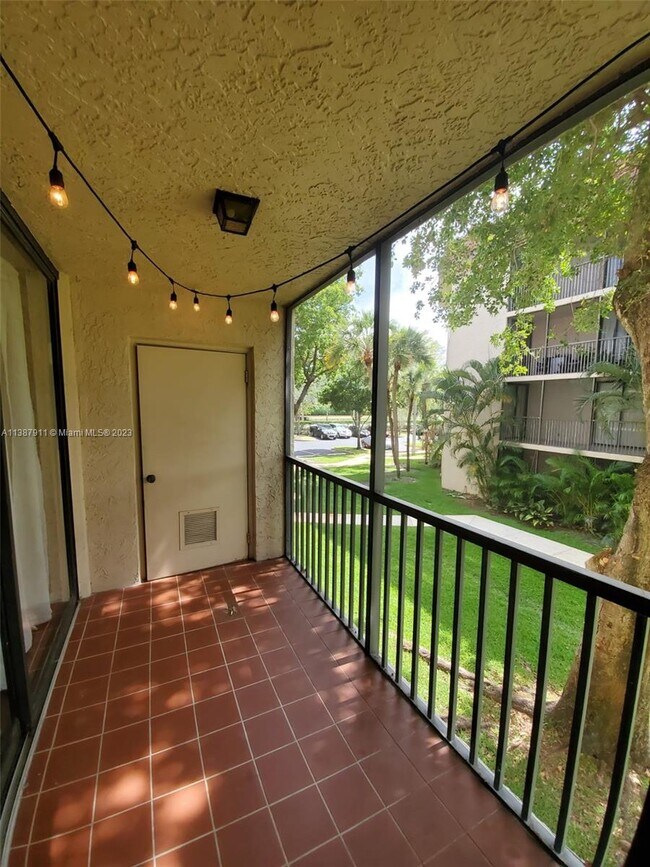 Building Photo - 10451 W Broward Blvd