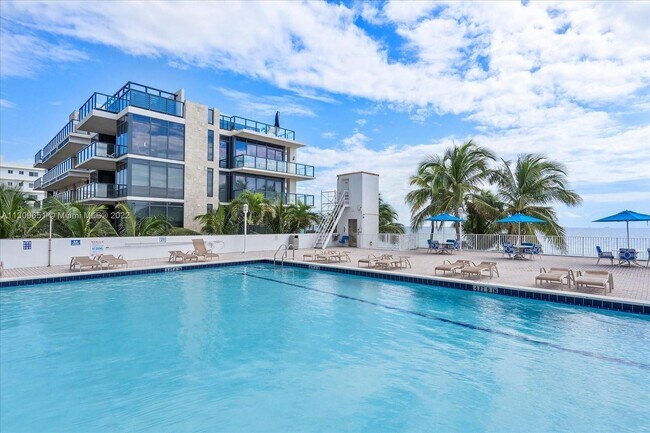 Building Photo - 2101 S Ocean Dr