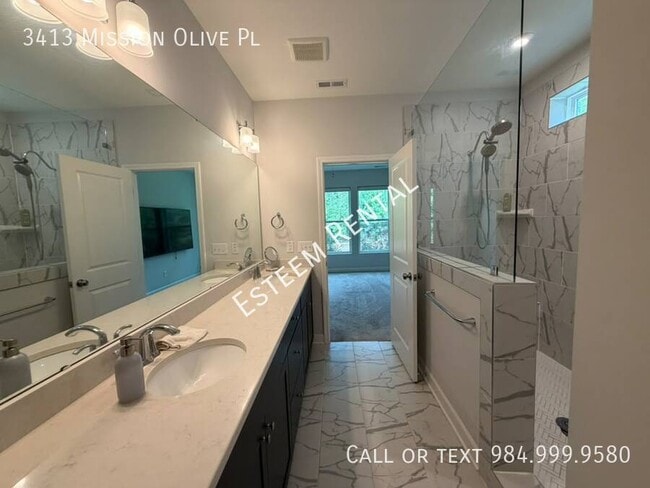Building Photo - 3413 Mission Olive Pl