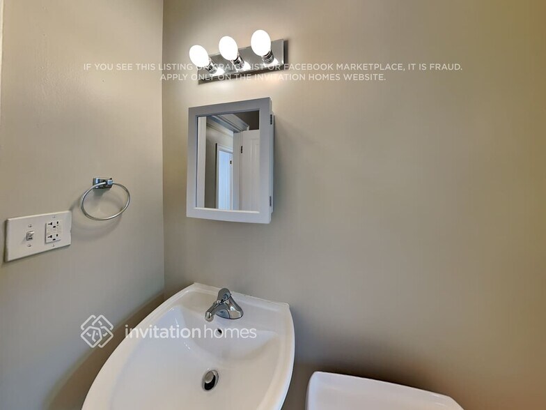 Building Photo - 1636 N Nashville Ave