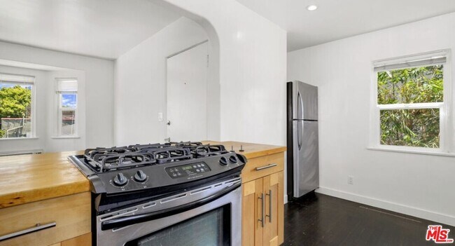 Building Photo - 2140 20th St