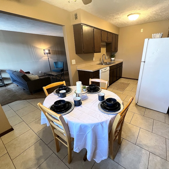 Building Photo - 1800 Knox St