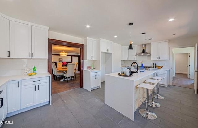 Building Photo - 5357 S Victoria Ave