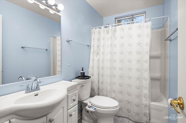 Building Photo - 8119 Oriole Dr