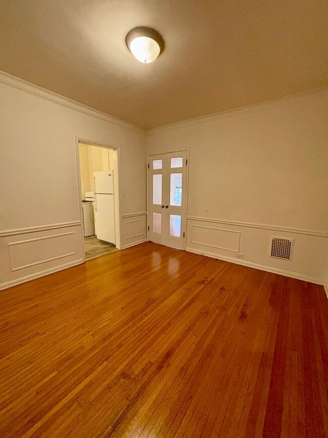 Interior Photo - Hillside, 7101-7111 1/2
