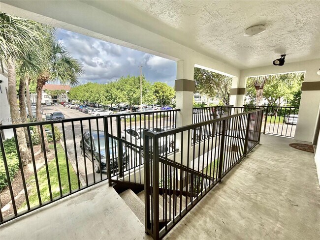 Building Photo - 540 S Park Rd