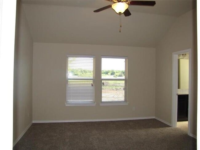 Building Photo - 3/2/2 Treaty Oaks! Great property Just in ...