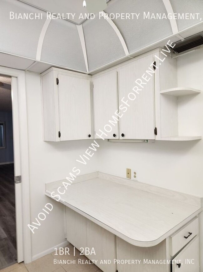 Building Photo - 4525 Cove Cir
