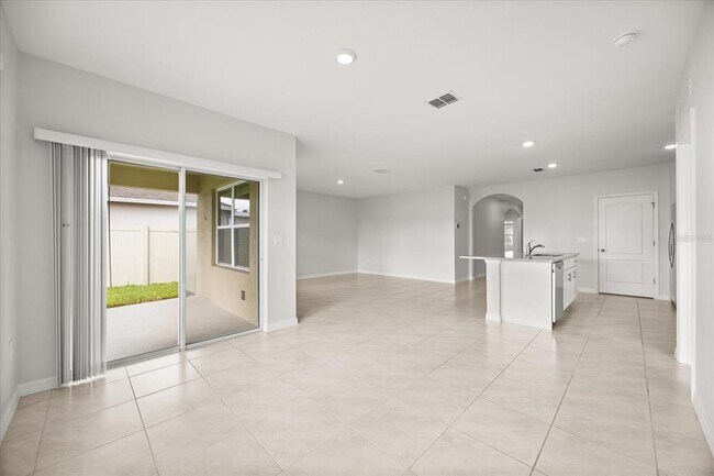 Building Photo - 922 Guadalupe Dr