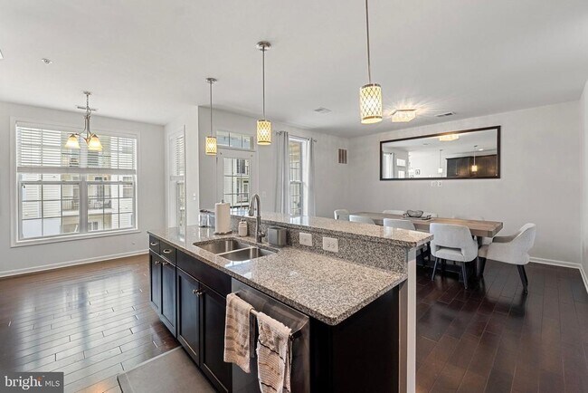 Building Photo - 43131 Wealdstone Terrace