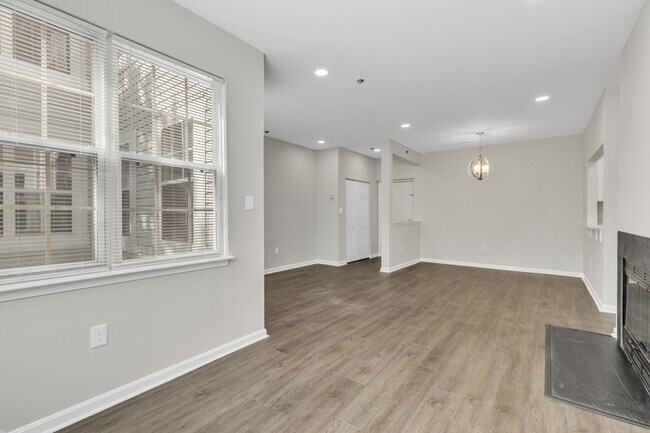 Building Photo - 606 Rolling Hill Walk