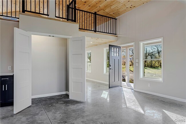 Building Photo - 118a Kirkland Ave