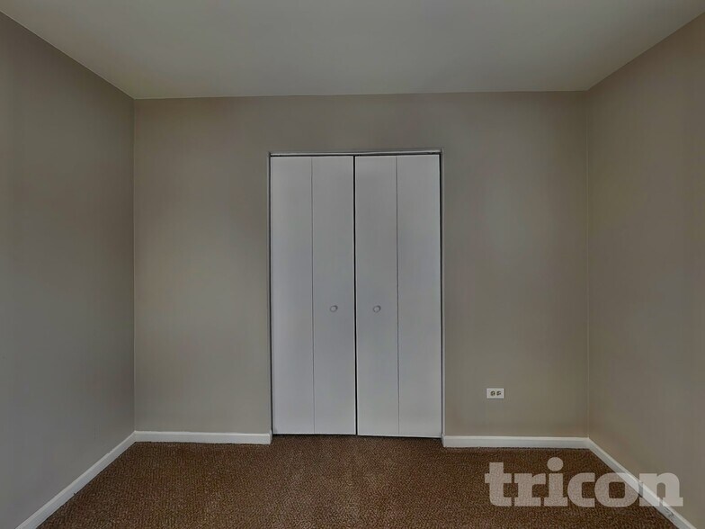 Building Photo - 2005 Alpine Way