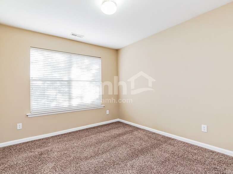 Building Photo - 5436 Kissimmee Ln