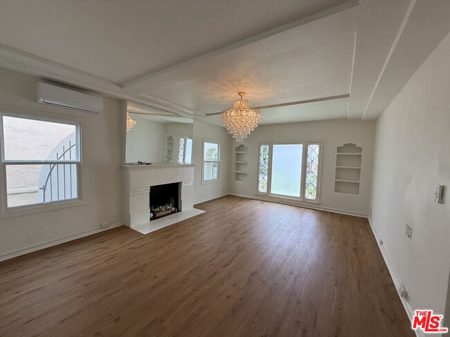 Building Photo - 211 S Arnaz Dr