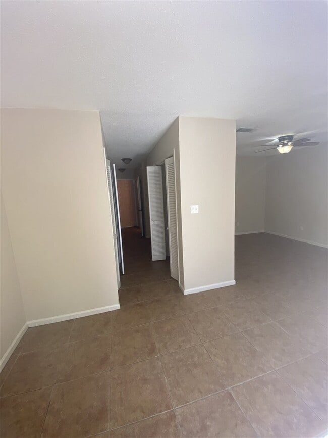 Building Photo - 3701 Donovan Dr