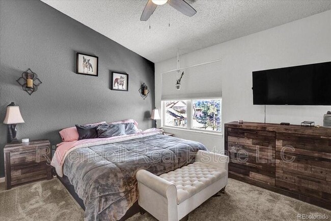 Building Photo - 10537 W Maplewood Dr