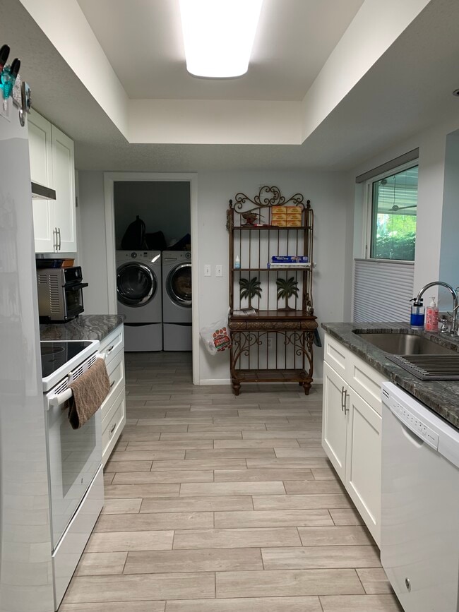 Building Photo - 6159 Rockefeller Ave