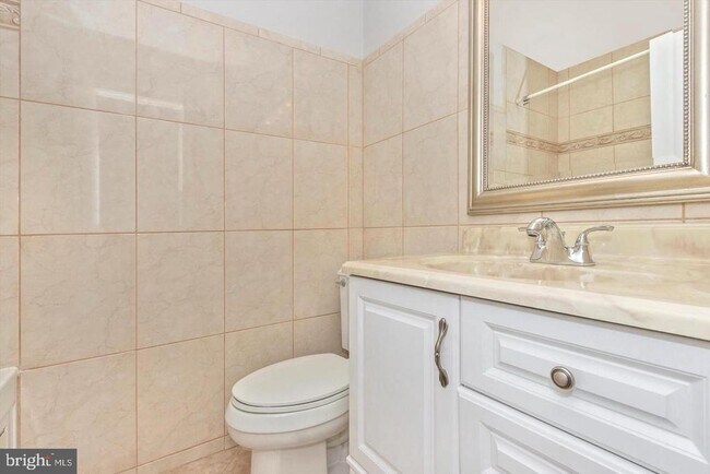 Building Photo - 14204 London Ln