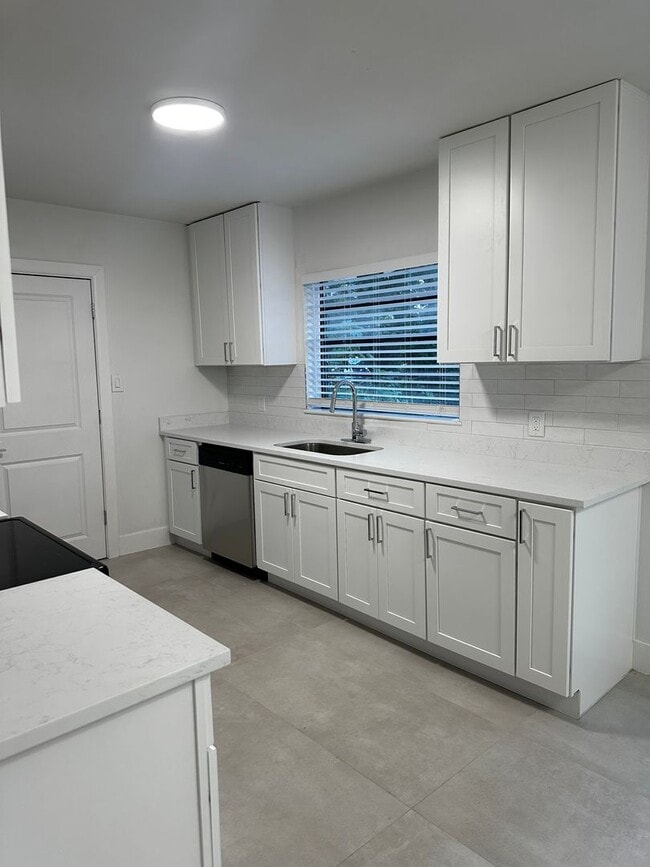 Building Photo - 3 Bedroom , 2 Bath in Orlando!